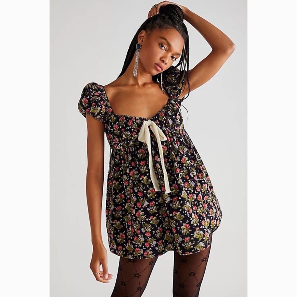 Free People Black Floral Puff-Sleeve Babydoll Tunic with Cream Bow